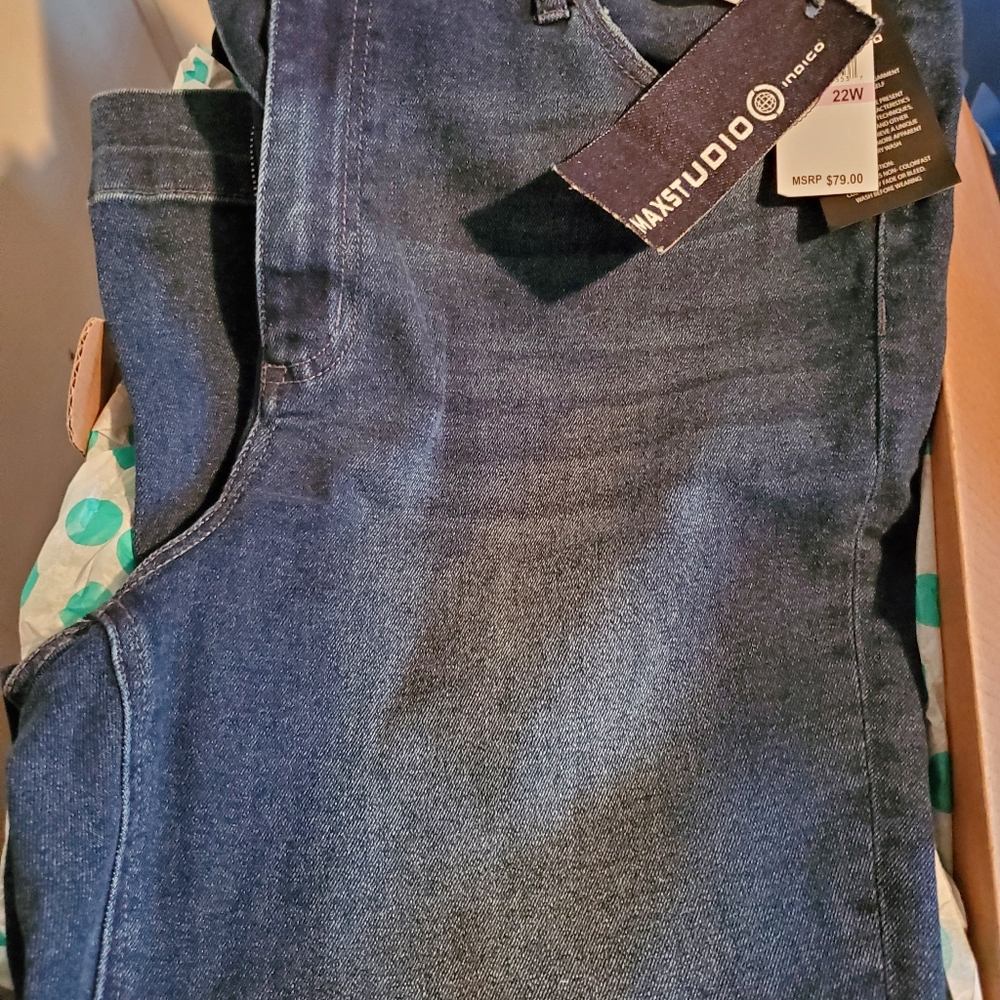 Jeans - Picture 3 of 4